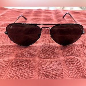 Ray Ban Aviator Total Black Sun Glasses- Mens Model RB 3025.